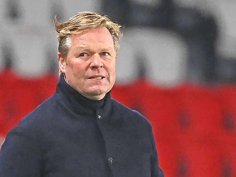 المدير الفني لبرشلونة  الهولندي رونالد كومان،