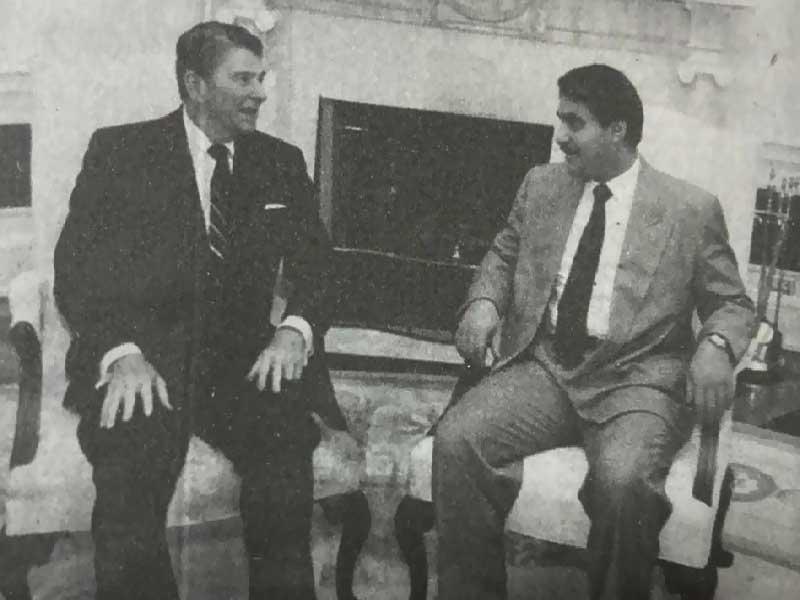 صورة من لقاء الرئيس ريغان مع السيد محمد الصقر عام 1987