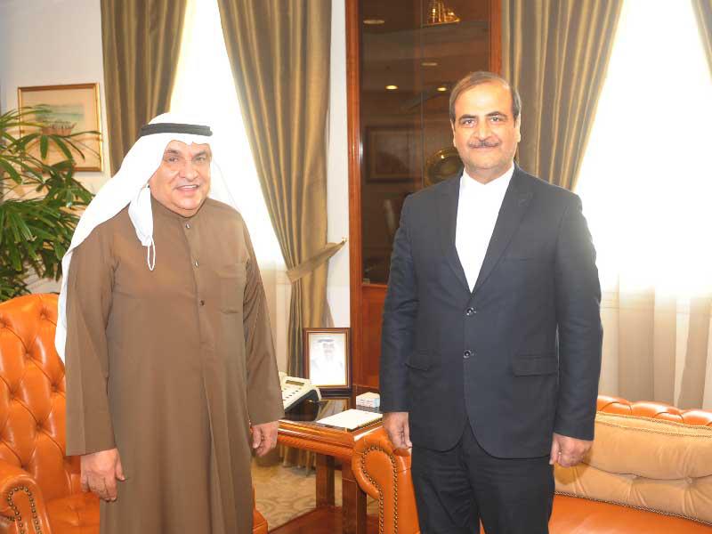 محمد جاسم الصقر رئيس غرفة تجارة وصناعة الكويت مستقبلاً سفير إيران لدى الكويت محمد ايراني أمسnn