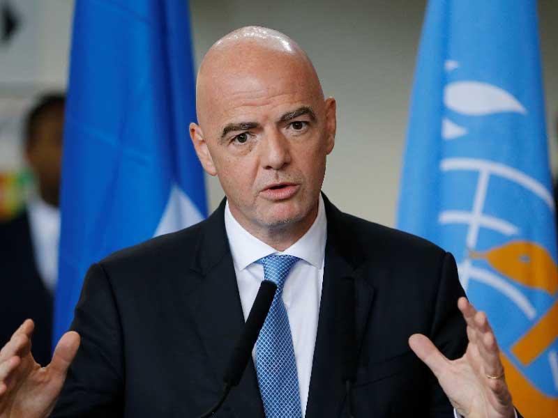 رئيس الاتحاد الدولي لكرة القدم (فيفا)  السويسري جياني إنفانتينو