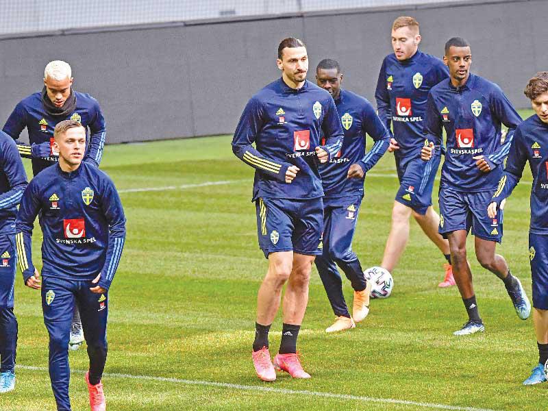جانب من تدريبات المنتخب السويدي