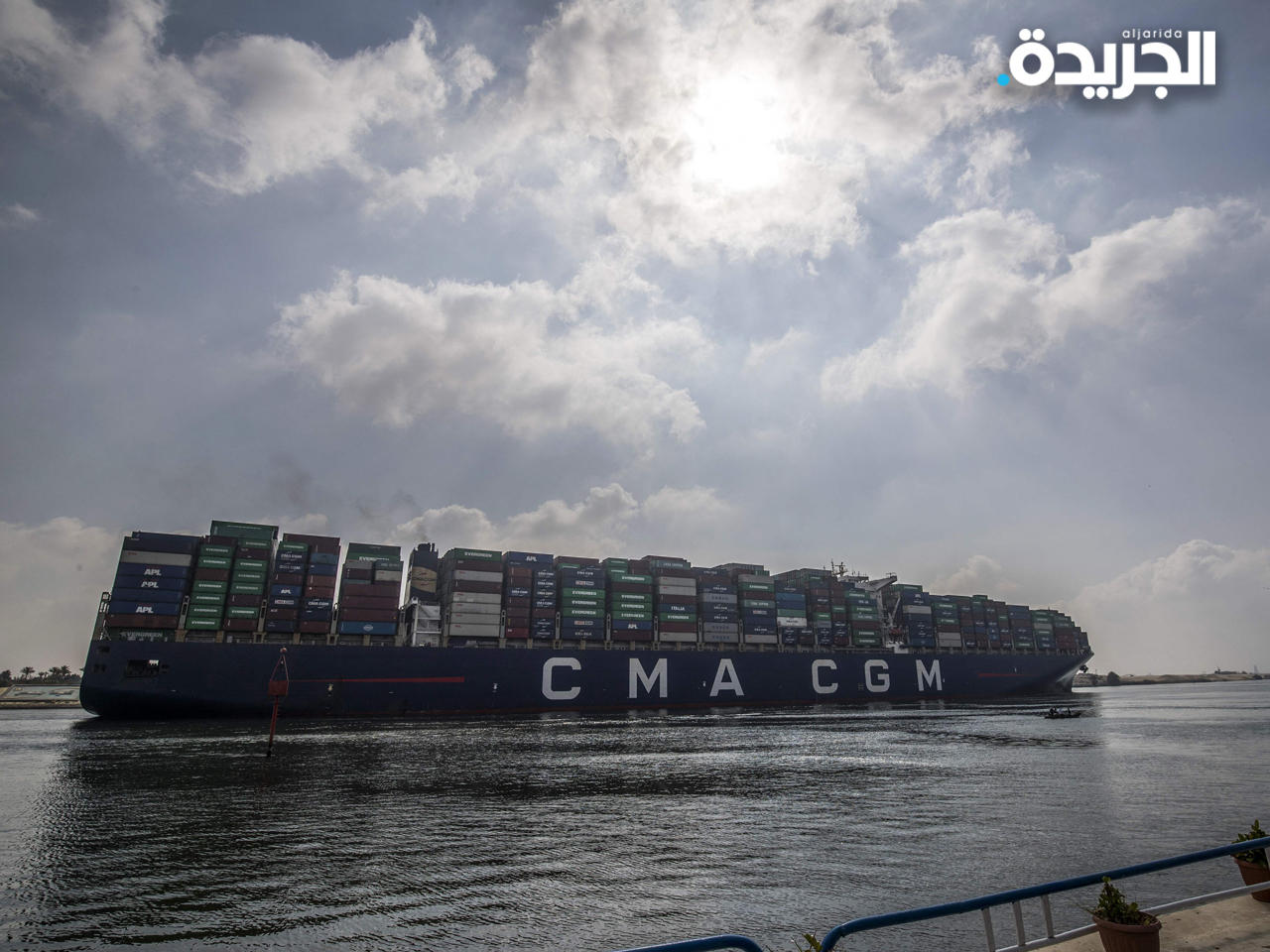 النفط يقفز 6% مع توقف الحركة بقناة السويس