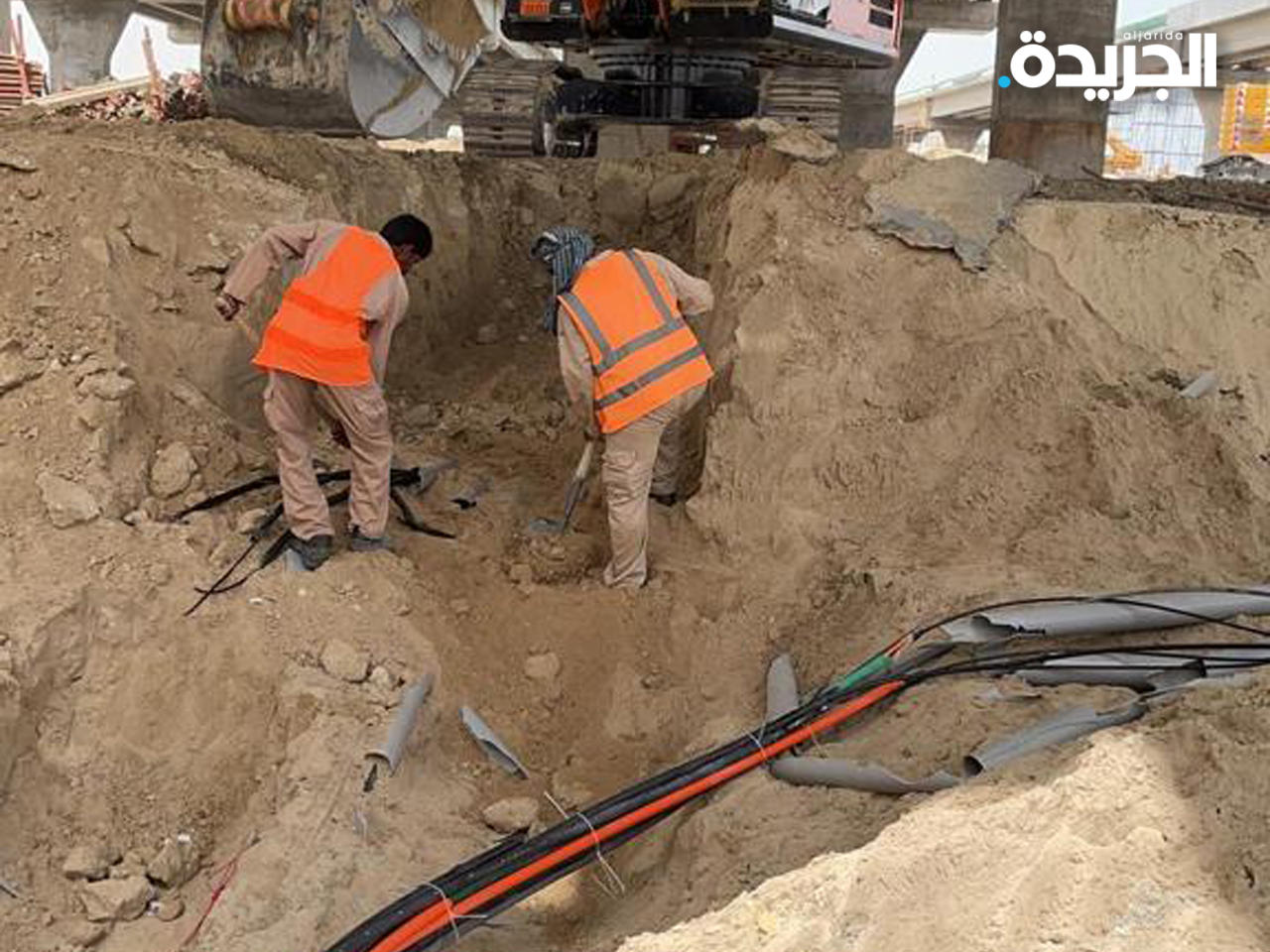 أعمال الطرق بجانب أنظمة كوابل الانترنت