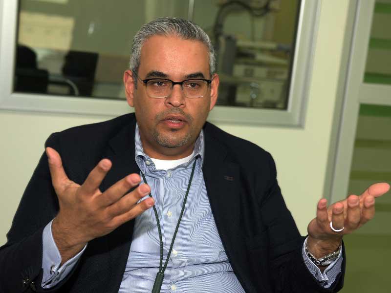  استشاري العناية المركزة رئيس قسم العناية المركزة في المستشفى الأميري د. عبد الرحمن الفارس