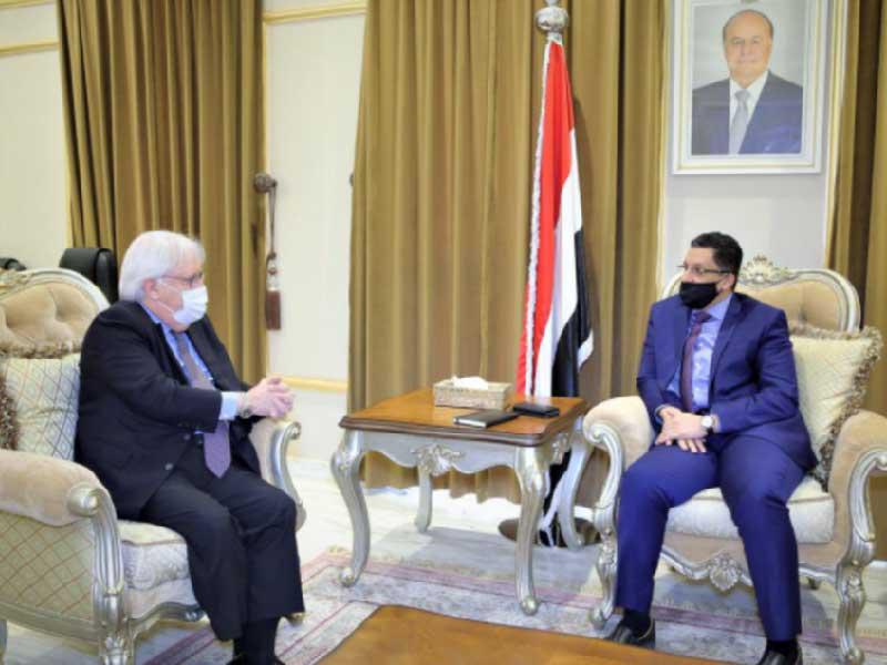 المبعوث الأممي إلى اليمن مارتن غريفيث مع وزير الخارجية اليمني أحمد عوض بن مبارك في الرياض 