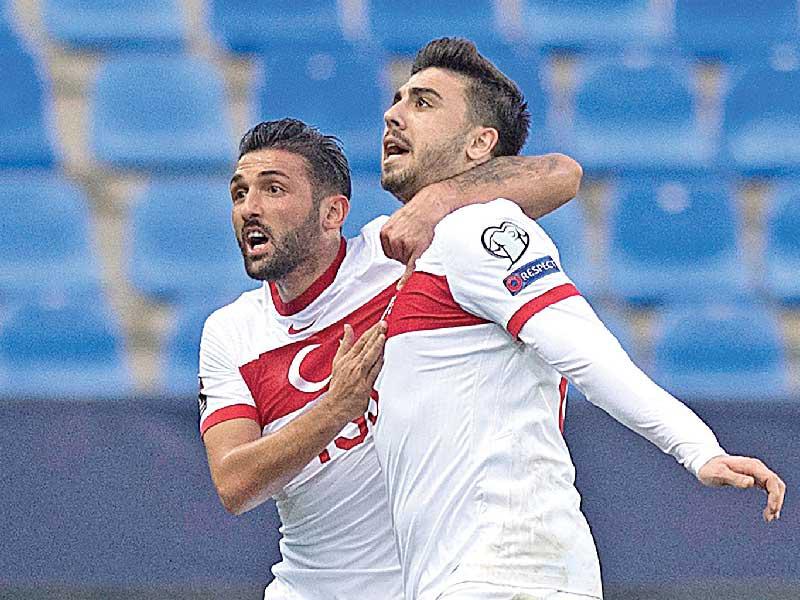 طوفان وميراس لاعبا المنتخب التركي