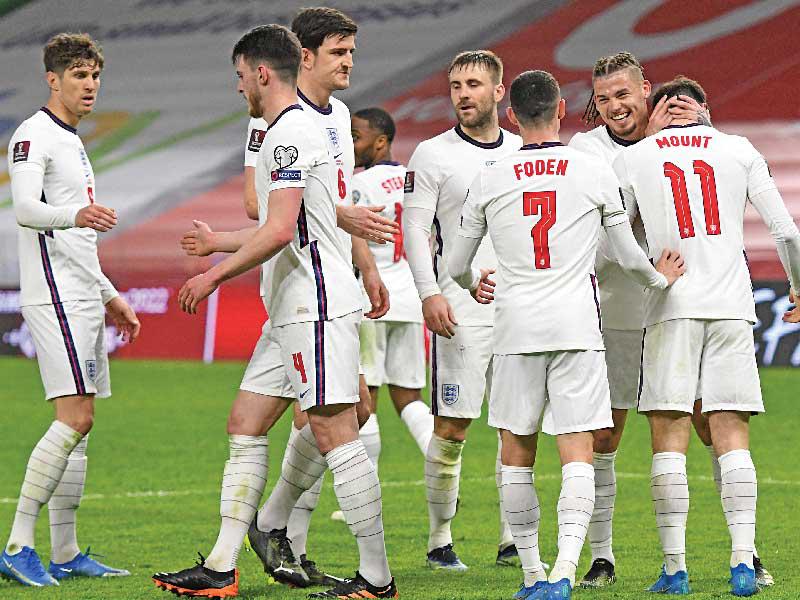 لاعبو المنتخب الإنكليزي خلال مباراة سابقة