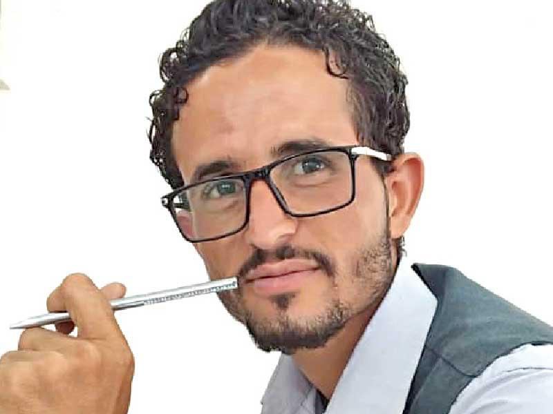 الفنان التشكيلي اليمني عزيز المعافري