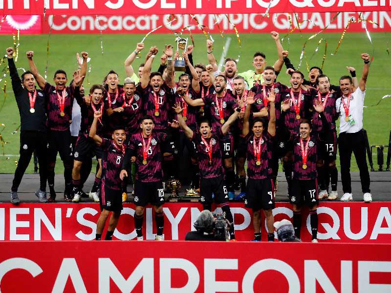 جانب من مراسم تتويج المنتخب المكسيكي