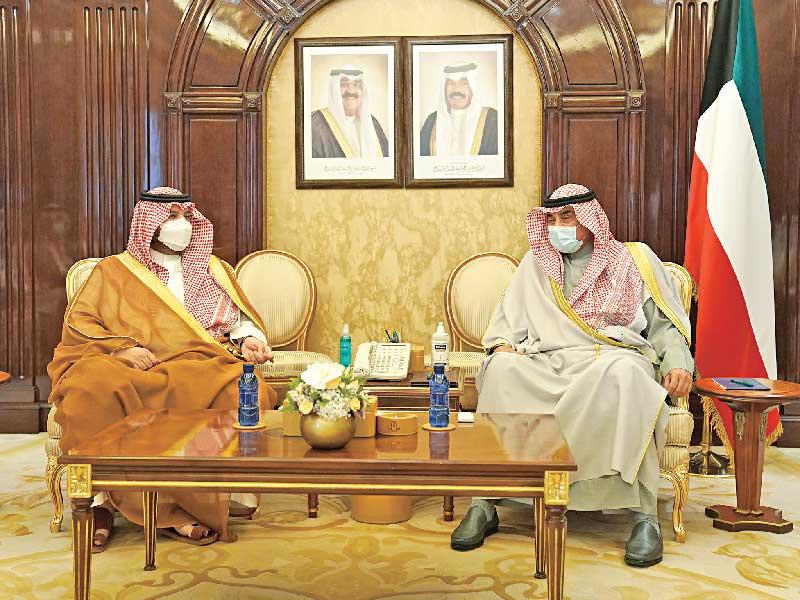 سمو رئيس مجلس الوزراء الشيخ صباح الخالد مستقبلاً تركي بن محمد أمسn