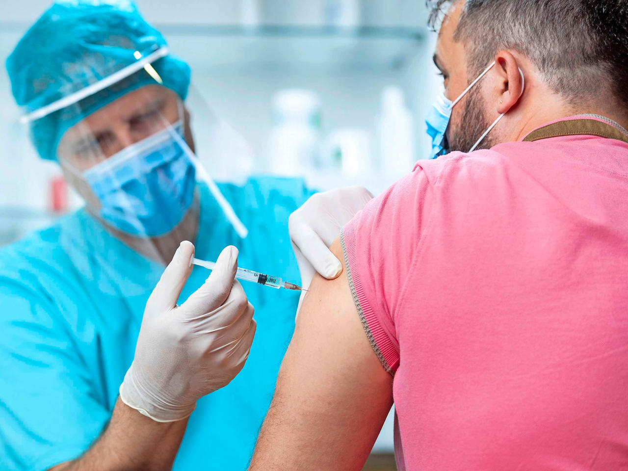 بطء التلقيح في أوروبا.. غير مقبول