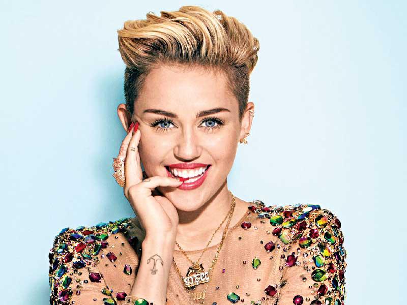 المغنية مايلي سايرس 