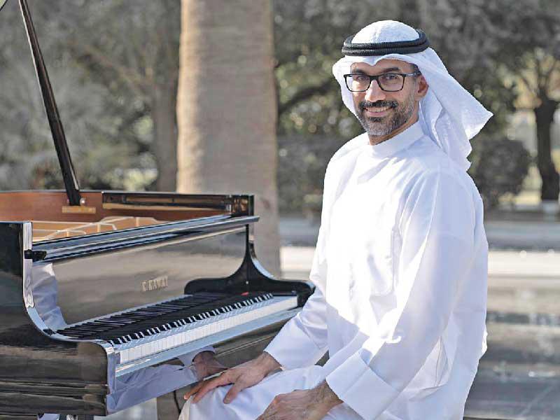 عازف البيانو د. عبدالله خلف 