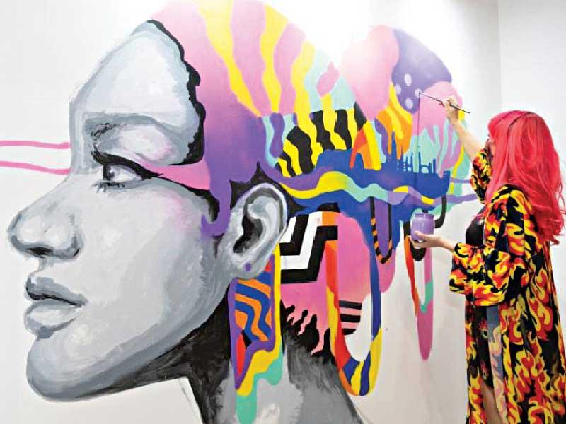 من الأعمال المشاركة في معرض فنون العالم 