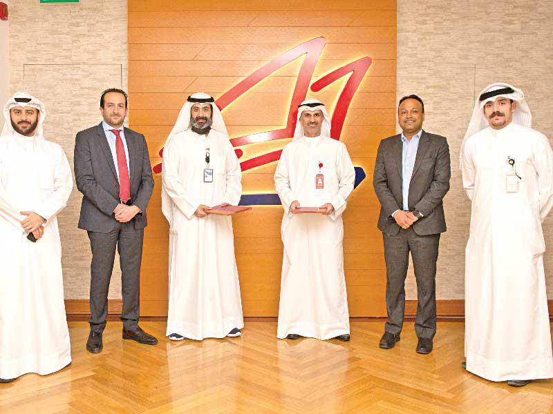 ممثلو «الخليج» مع ممثلي «البابطين للحلول المتكاملة»