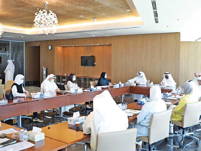 وزير التربية د. علي المضف خلال ترؤسه اجتماع اللجنة المشتركة أمسn