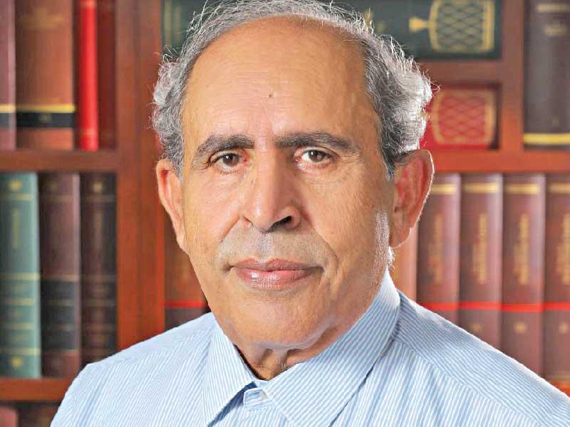 الشاعر والمفكر الفلسطيني عزالدين المناصرة 