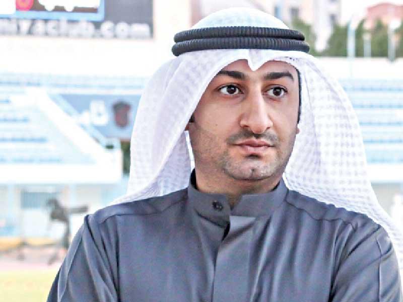  نائب مدير الكرة بنادي الشباب علي كنكوني