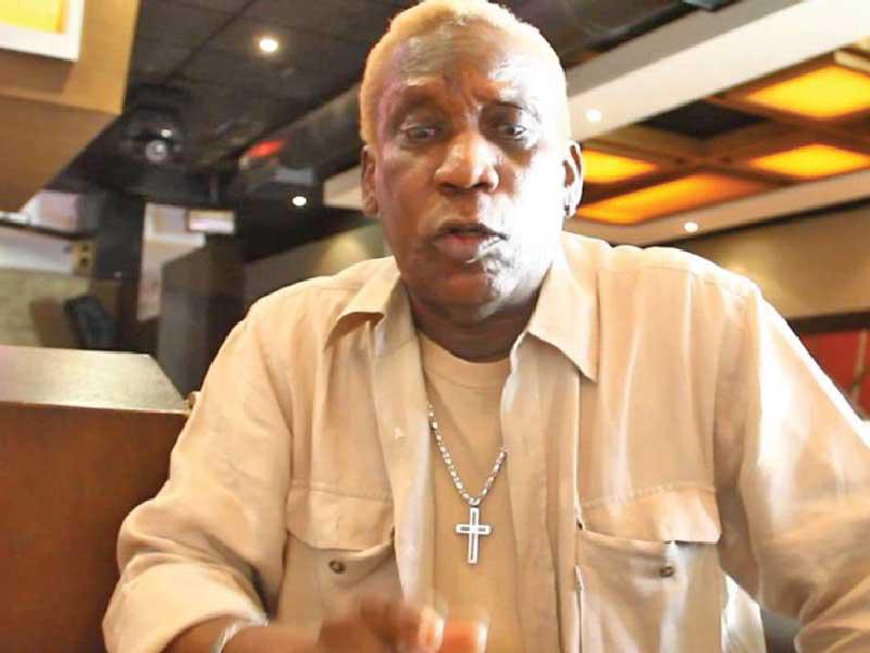 المغني الفنزويلي هنري ستيفن