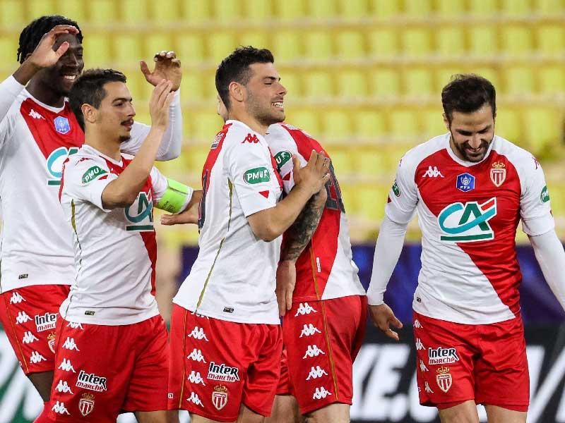 لاعبو موناكو يحتفلون بالتأهل إلى الدور ربع النهائي 