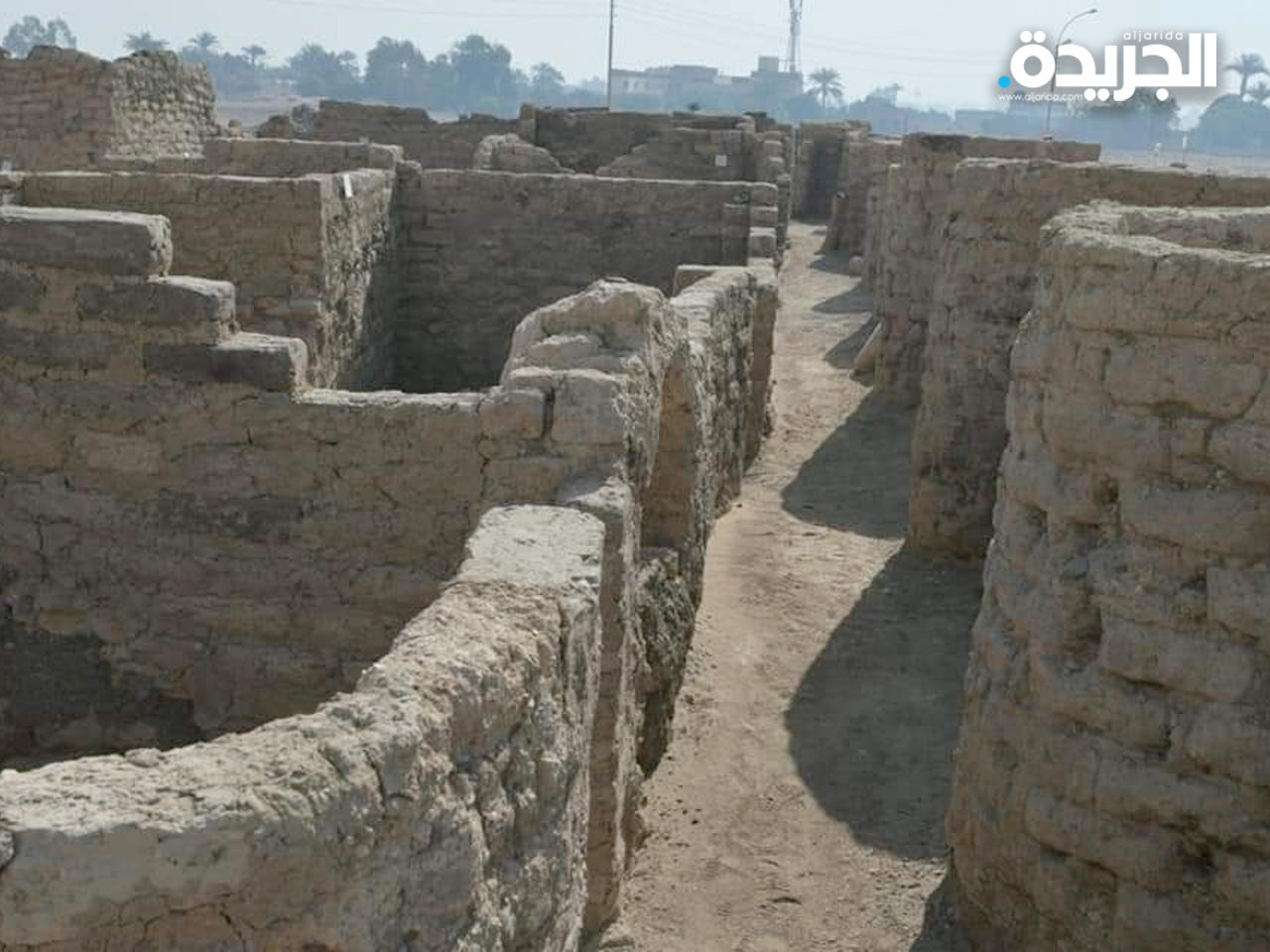 اكتشاف مدينة فرعونية مفقودة تحت الرمل في الأقصر