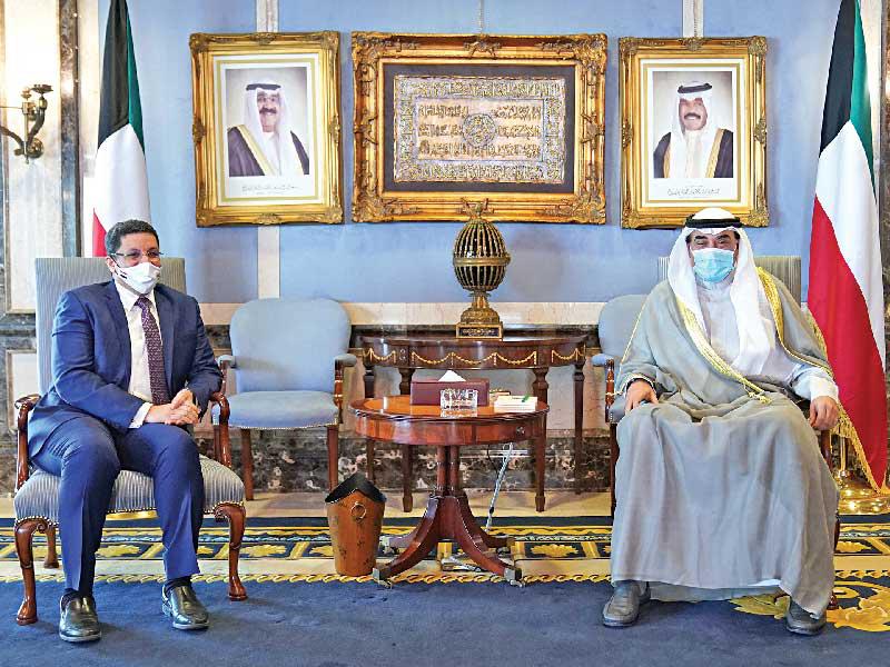 رئيس مجلس الوزراء سمو الشيخ صباح الخالد مستقبلاً وزير خارجية اليمن أمس