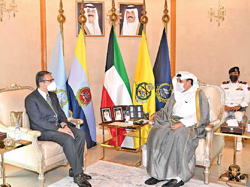 نائب رئيس مجلس الوزراء وزير الدفاع، الشيخ حمد الجابر مستقبلاً سفير إيطاليا امس