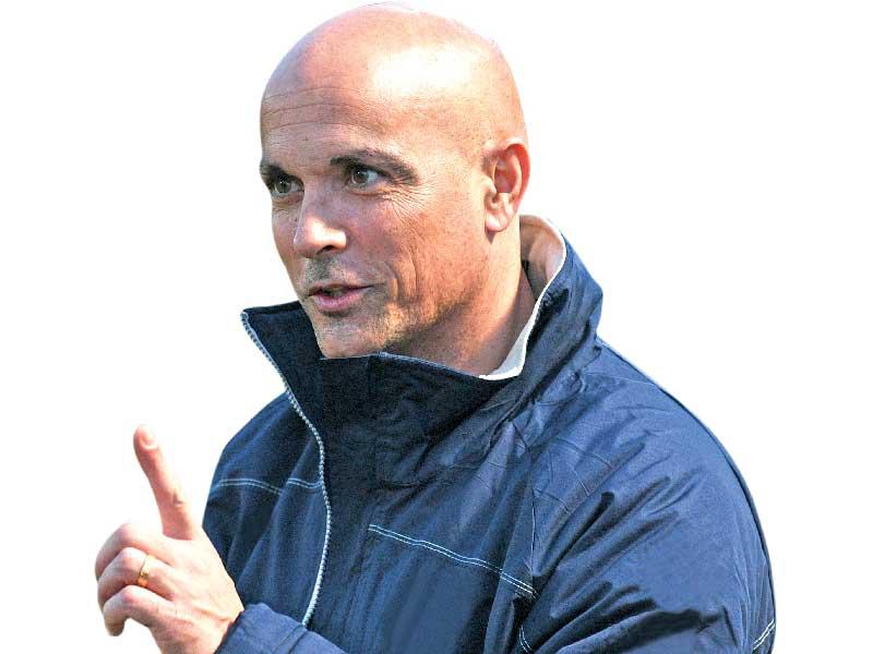 مدرب منتخبنا الوطني الأول لكرة القدم، الإسباني كاراسكو