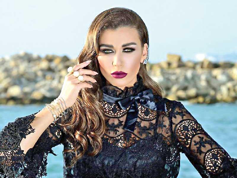 الفنانة اللبنانية نادين الراسي