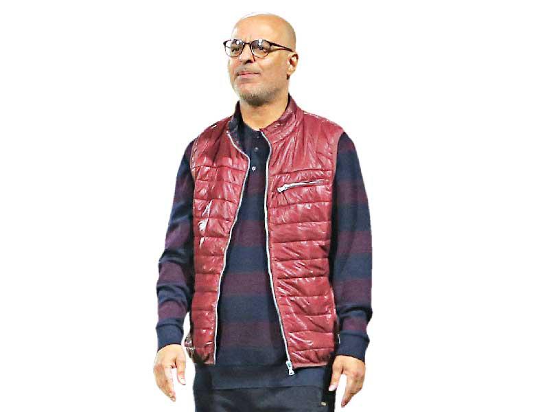  مدرب الفريق الوطني ماهر الشمري