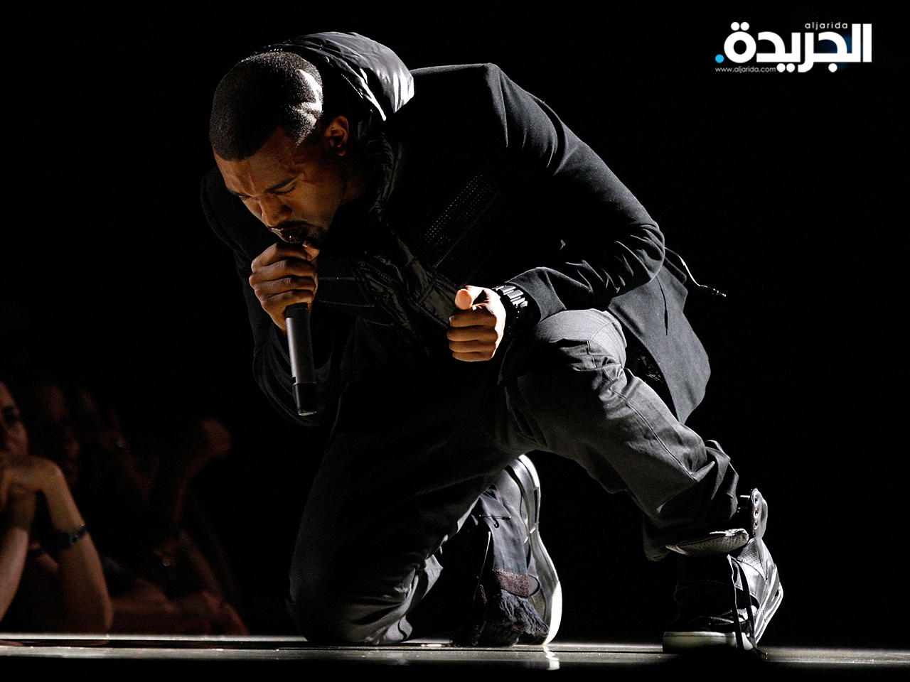 عرض حذاء رياضي انتعله كانييه ويست بأكثر من مليون دولار