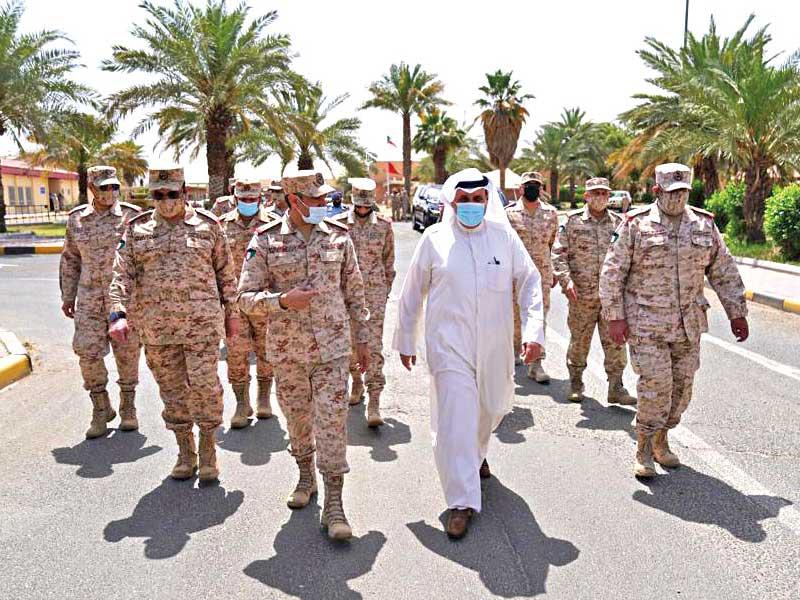 نائب رئيس مجلس الوزراء وزير الدفاع، الشيخ حمد الجابر خلال جولته أمس