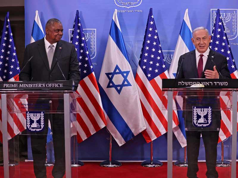 رئيس الحكومة الإسرائيلية المكلف بنيامين نتنياهو متحدثاً خلال مؤتمر مشترك مع وزير الدفاع الأميركي لويد أوستن في القدس أمسt (أ ف ب)