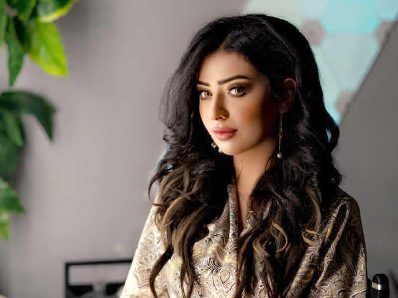 المخرجة والمُعدة فاطمة القلاف 