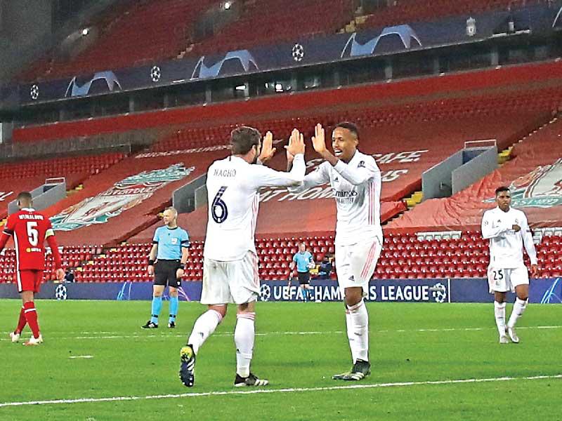 فرحة لاعبي ريال مدريد بعد التأهل لنصف النهائي