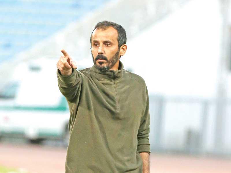  مدرب الفريق الأول لكرة القدم بالنادي محمد دهيليس