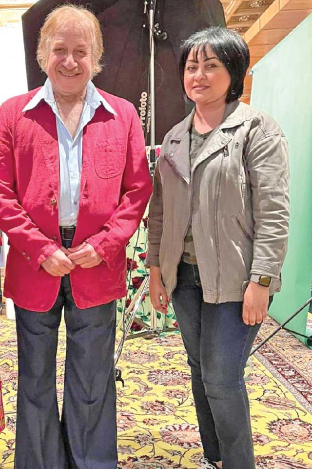 الفنانة ابتسام الحمادي ومع محمد المنصور 