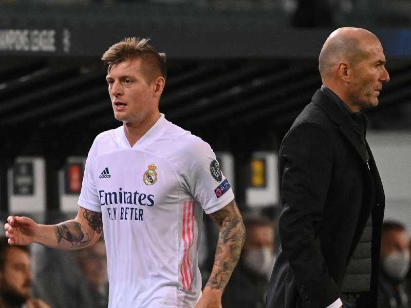 زين الدين زيدان مدرب الريال وكروس نجم الفريق