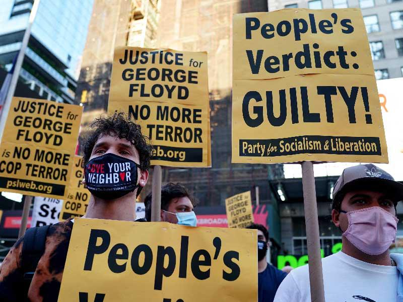 تجمّع أكثر من 200 شخص بانتظار صدور قرار إعلان إدانة الشرطي ديريك شوفين بتهمة قتل جورج فلويد