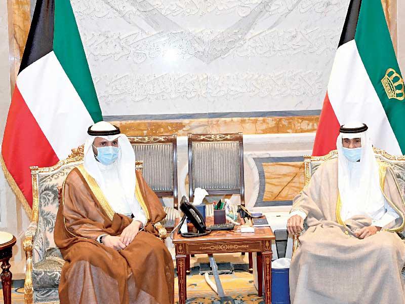 صاحب السمو أمير البلاد الشيخ نواف الأحمد مستقبلاً رئيس مجلس الأمة مرزوق الغانم أمسn