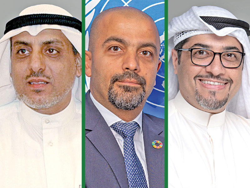 رئيس إدارة التسويق والاتصال المؤسسي في بورصة الكويت ناصر السنعوسي - سامي ديماسي دير والممثل الإقليمي لبرنامج الأمم المتحدة للبيئة في غرب آسيا - وليد الفاضل رئيس فريق الغوص الكويتي 