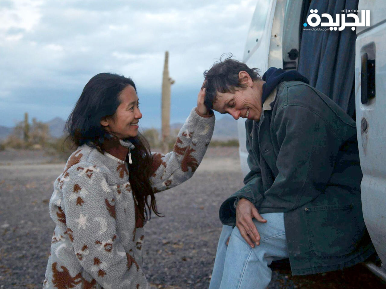 المخرجة كلوي جاو مع الممثلة فرانسيس ماكدورماند