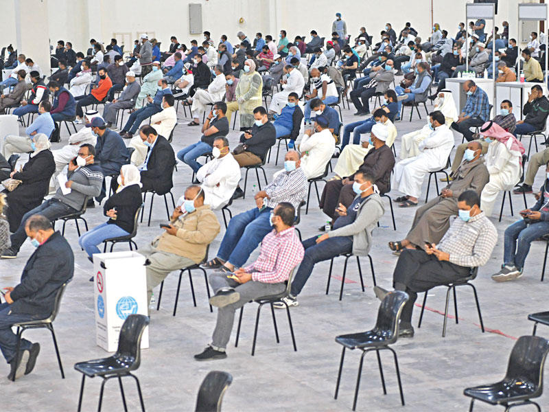 فحص الوافدين القادمين من السفر بأرض المعارض