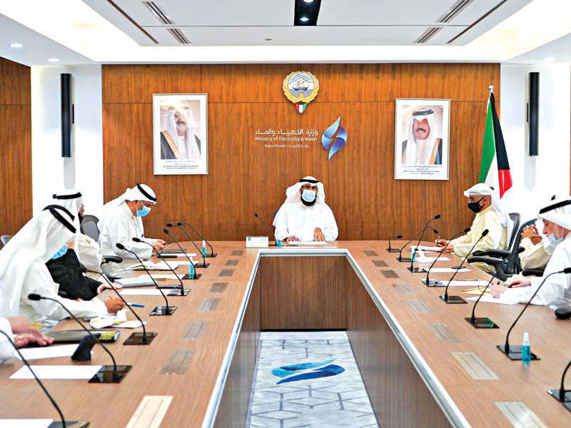  جانب من اجتماع العتيبي مع زينل 