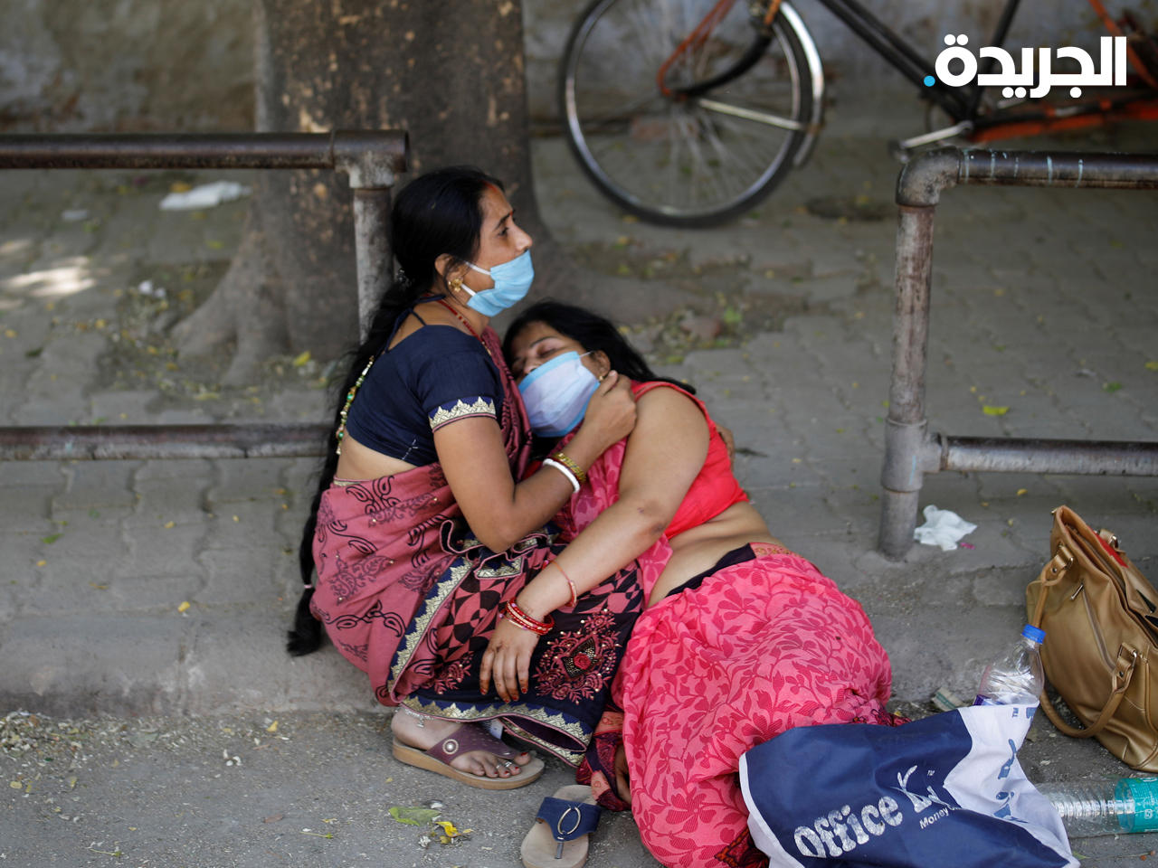 سيدتان لم يجدا مكاناً في المستشفى