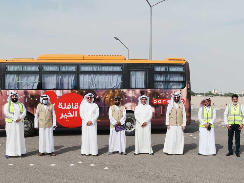 البابطين والثويني والأيوب في لقطة جماعية مع فريق العمل