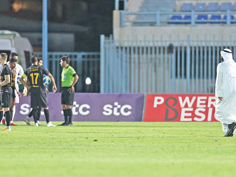 فهد طلال الفهد مقتحماً المستطيل الأخضر