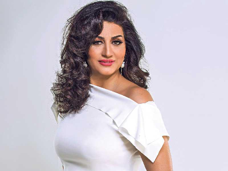 الممثلة وفاء عامر 