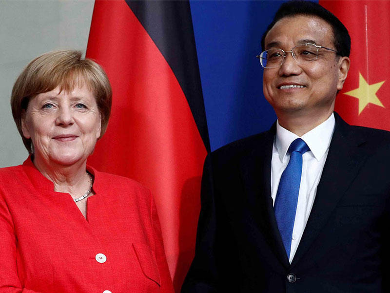 رئيس مجلس الدولة الصيني لي كه تشيانغ والمستشارة الألمانية أنجيلا ميركل 