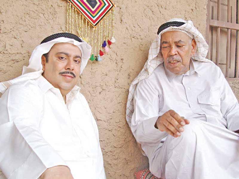 الفنان عبدالعزيز المسلم مع الفنان سعد الفرج 